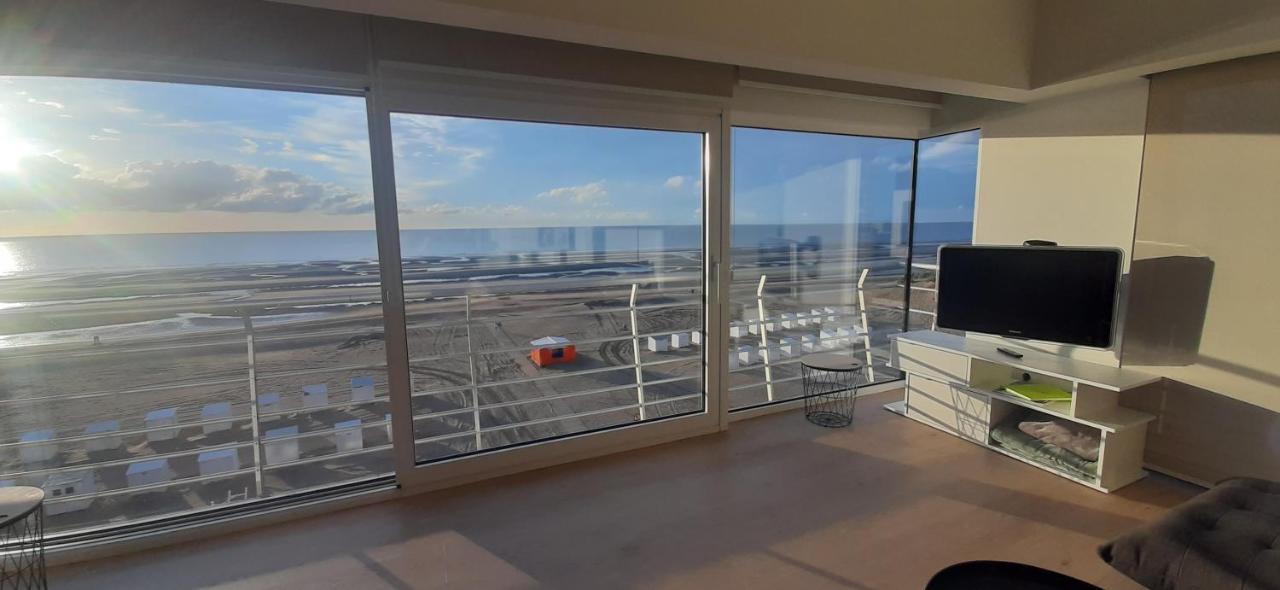 Appartment With Frontal Sea View With 3 Bedrooms Koksijde Εξωτερικό φωτογραφία